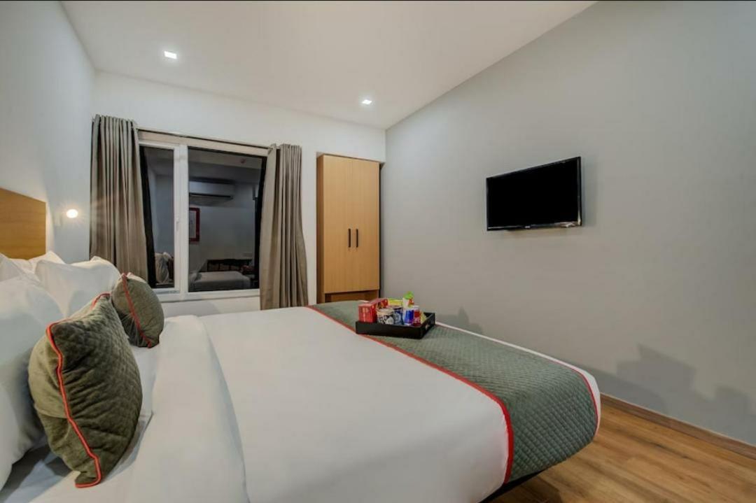 Town Plaza 3*
